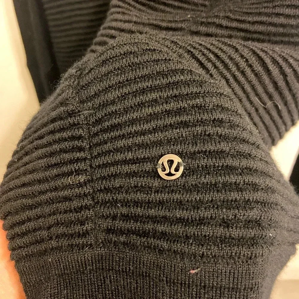 Lululemon Sit In Lotus Wrap Sweater Black Size Small